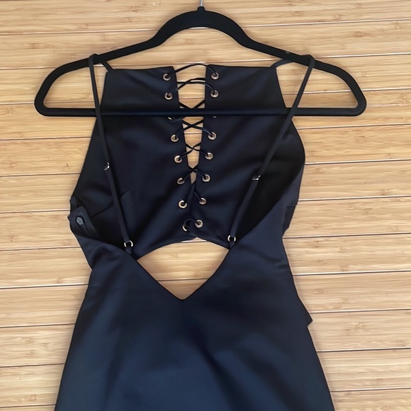 H:ours Sheath Black Front Criss Cross Dress - Picture 5 of 6